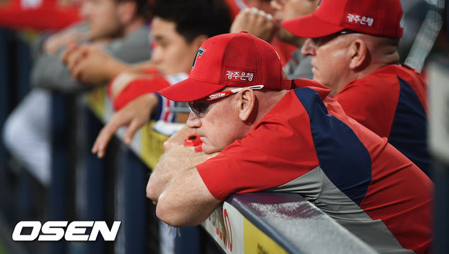 7회말 KIA 윌리엄스 감독이 경기를 지켜보고 있다.  / soul1014@osen.co.kr