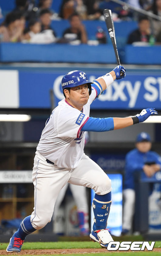 2회말 무사 삼성 강민호가 안타를 때려내고 있다. / youngrae@osen.co.kr