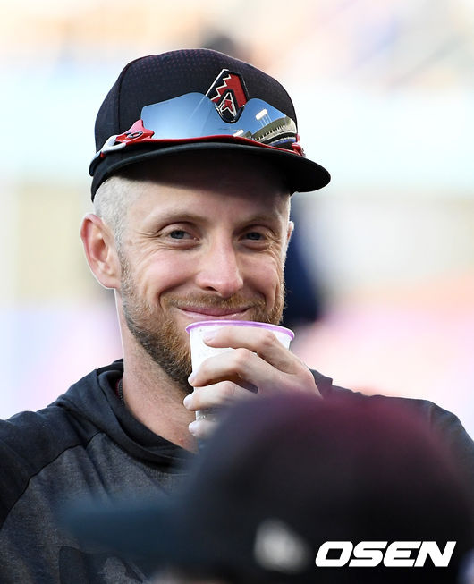 1회말 애리조나 메릴 켈리가 미소를 짓고 있다./jpnews@osen.co.kr