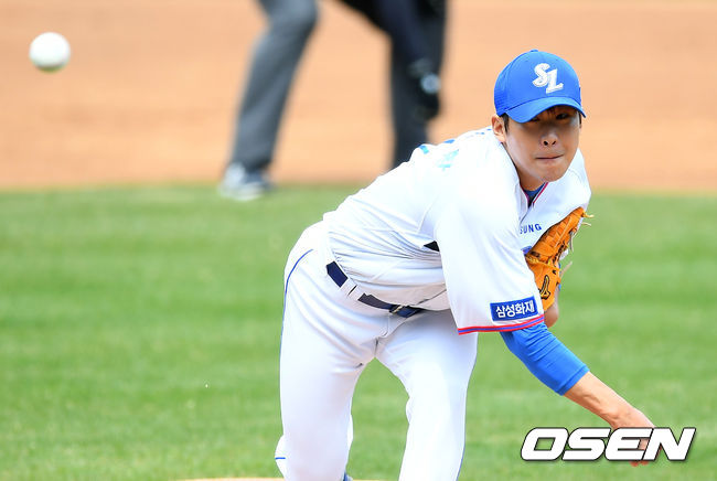 롯데가 27일 대구삼성라이온즈파크에서 열린 원정 경기에서 선발 애드리안 샘슨의 쾌투와 타선의 집중력을 앞세워 12-5로 크게 이겼다.이로써 지난 23일 사직 경기 3-5 패배를 설욕했다. 반면 삼성은 선발 윤성환이 무너지는 바람에 21일 광주 KIA전 이후 연승 행진을 '3'에서 마감했다. 1회 삼성 윤성환이 마운드에 올라 역투하고 있다./ksl0919@osen.co.kr