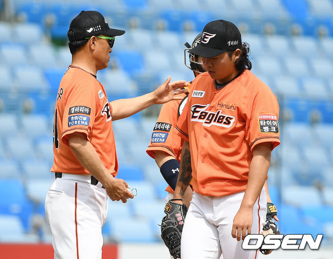 한화 김범수가 강판되고 있다. /youngrae@osen.co.kr 