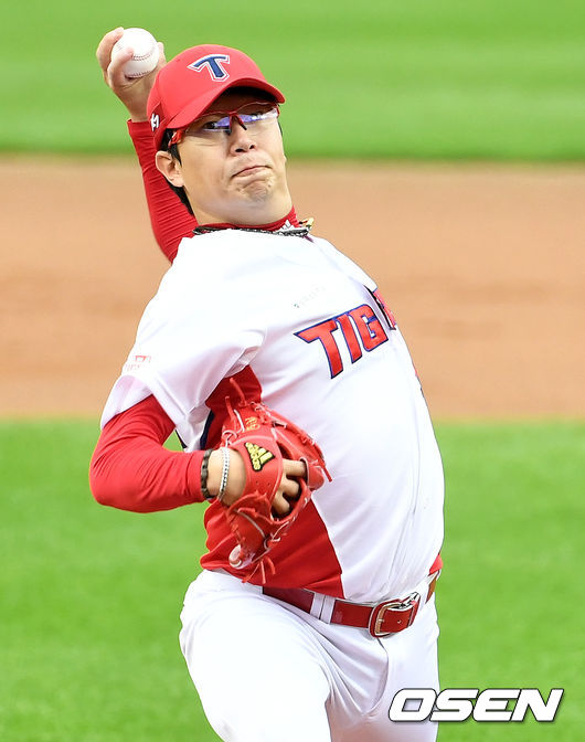 KIA 선발 양현종이 힘차게 공을 뿌리고 있다. /dreamer@osen.co.kr