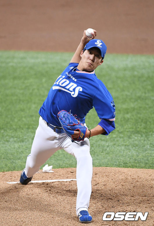 1회말 삼성 원태인이 역투하고 있다. /youngrae@osen.co.kr