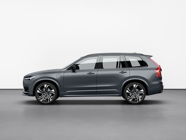 XC90 T8 R-Design 에디션.
