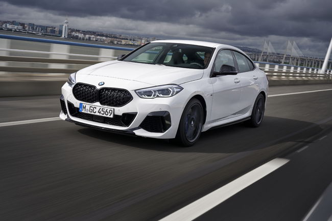 M235i xDrive 그란쿠페 BMW 코리아 25주년 M 퍼포먼스 에디션.