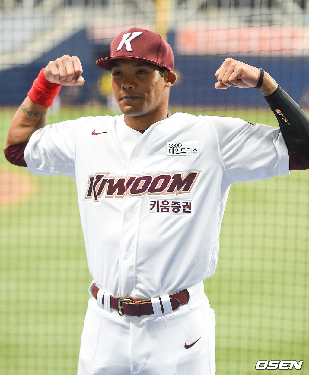 키움 새용병 애디든 러셀이 포즈를 취하고 있다. / soul1014@osen.co.kr