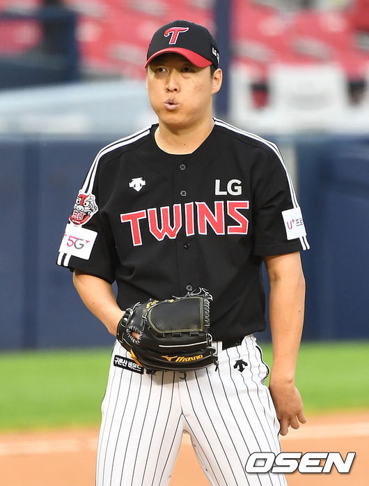 1회말 무사 선발로 나선 LG 차우찬이 투구를 앞두고 숨을 고르고 있다. / dreamer@osen.co.kr