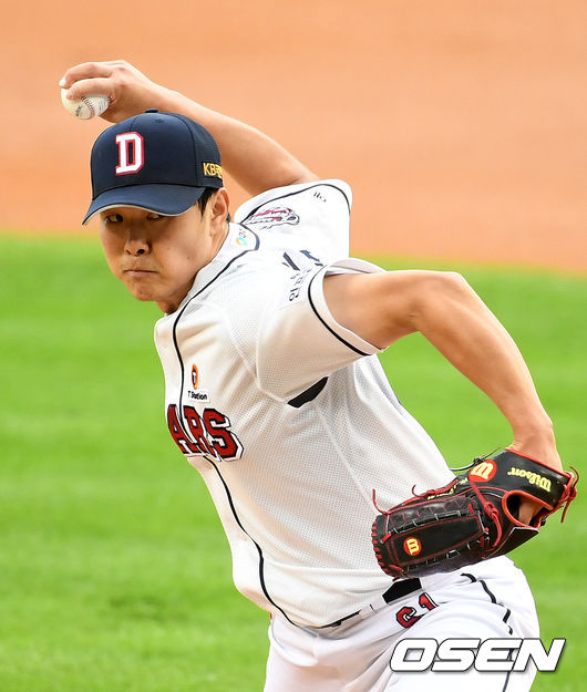 1회초 두산 최원준이 역투하고 있다. /jpnews@osen.co.kr