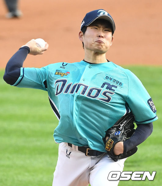 NC 선발 이재학이 힘차게 공을 뿌리고 있다. / dreamer@osen.co.kr