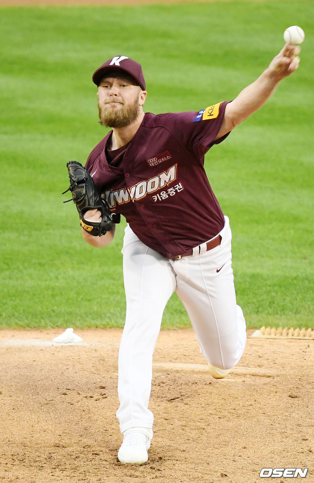 키움 선발 요키시가 마운드 위에서 힘차게 공을 뿌리고 있다./ rumi@osen.co.kr