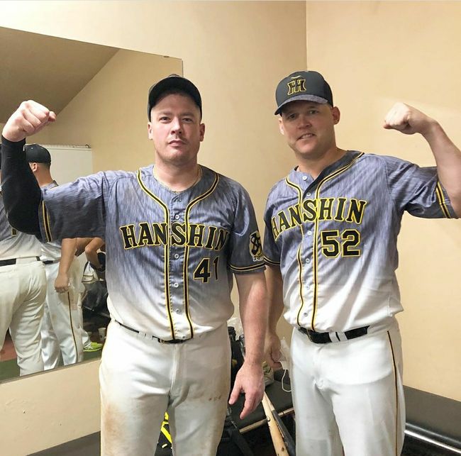 [사진] 보어(좌)-샌즈(우) / 한신 타이거즈 SNS