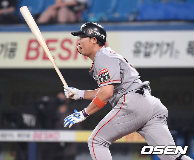 29일 오후 대구 삼성라이온즈파크에서 '2020 신한은행 SOL KBO리그' 삼성 라이온즈와 한화 이글스의 경기가 열렸다.4회초 2사 1,3루 한화 하주석이 적시타를 때려내고 있다. /youngrae@osen.co.kr