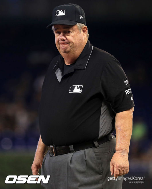 [사진] 조 웨스트 심판 /ⓒGettyimages(무단전재 및 재배포 금지)