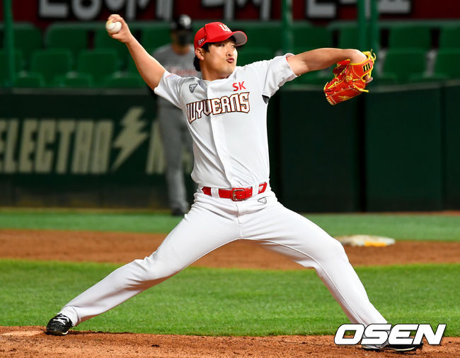 SK 마무리 투수 하재훈이 역투하고 있다./ksl0919@osen.co.kr