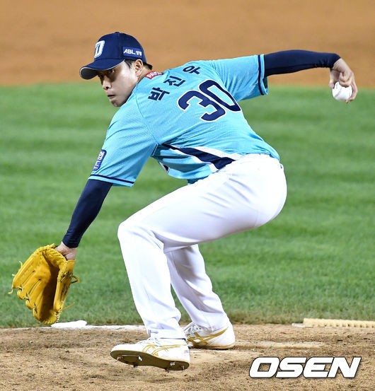 NC 투수 박진우가 힘차게 공을 뿌리고 있다. / dreamer@osen.co.kr