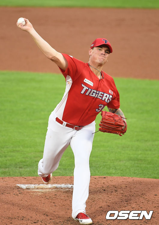 1회말 KIA 브룩스가 역투하고 있다. /youngrae@osen.co.kr