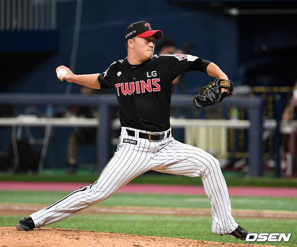 9회말 무사에서 LG 고우석이 역투하고 있다. /sunday@osen.co.kr