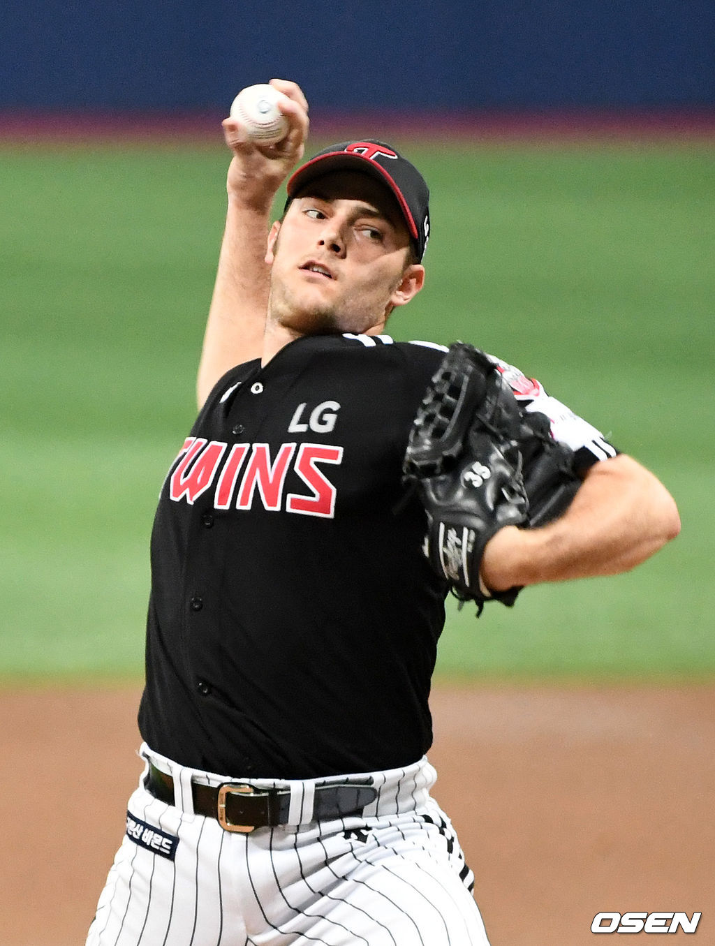1회말 무사에서 LG 선발투수 윌슨이 역투하고 있다. /sunday@osen.co.kr
