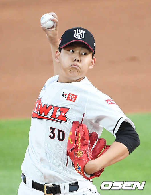 KT 선발투수 소형준이 역투하고 있다.   /   soul1014@osen.co.kr