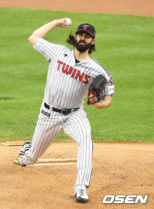 1회초 LG 켈리가 역투하고 있다. /youngrae@osen.co.kr