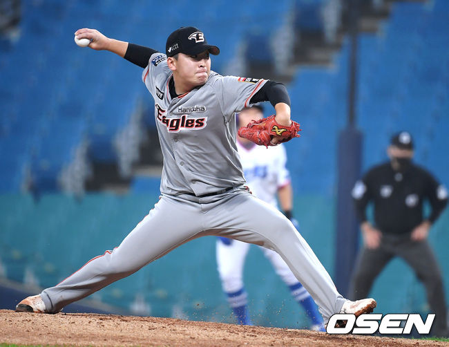 한화 강재민이 역투하고 있다. /youngrae@osen.co.kr