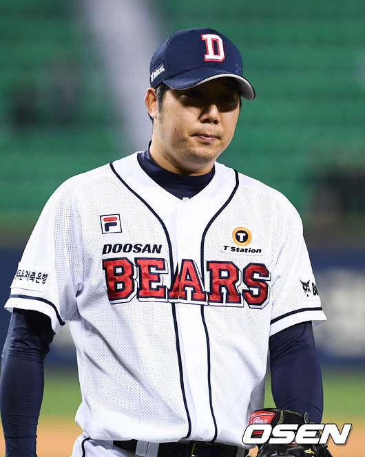 8회초 1사 두산 장원준 투수가 kt 로하스에게 볼넷을 허용한뒤 교체되고 있다. / soul1014@osen.co.kr