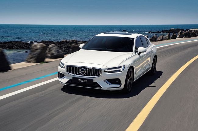 볼보차 신형 S60. 