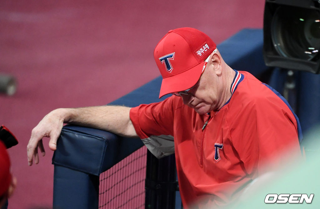 키움은 22일 서울 고척스카이돔에서 열린 ‘2020 신한은행 SOL KBO리그’ KIA 타이거즈와의 홈경기에서 4-3으로 승리했다.경기를 마치고 KIA 윌리엄스 감독이 패배를 아쉬워하고 있다. 이날 경기에서는 오심이 있었다. 8회말 1사에서 KIA 김호령이 키움 이정후의 타구를 잡아냈지만 심판진은 2루타를 선언했다./jpnews@osen.co.kr