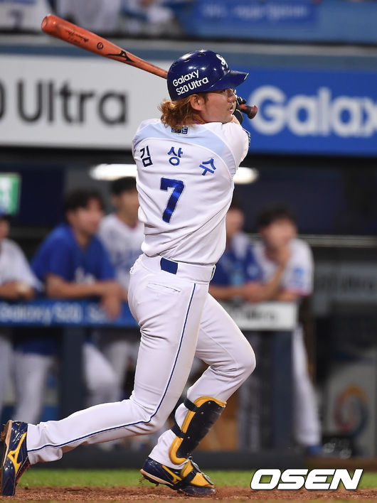 1일 오후 대구 삼성라이온즈파크에서 '2020 신한은행 SOL KBO리그' 삼성 라이온즈와 키움 히어로즈의 경기가 열렸다.5회말 2사 2루 삼성 김상수가 적시타를 때려내고 있다. /youngrae@osen.co.kr