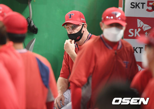 7회초 KIA 윌리엄스 감독이 경기를 지켜보고 있다. /youngrae@osen.co.kr