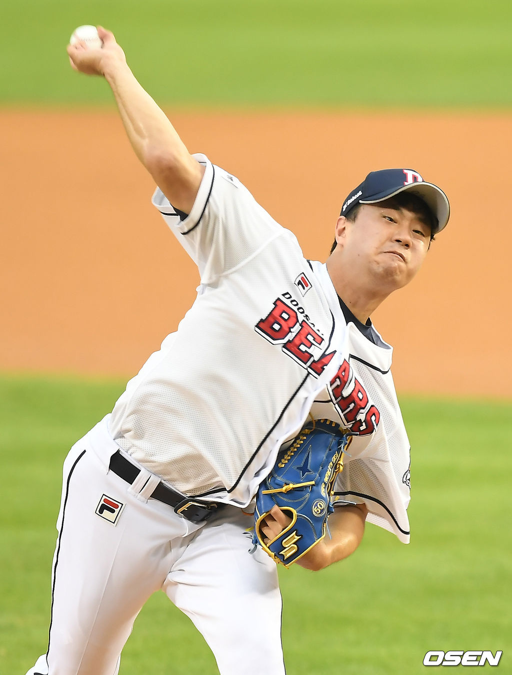 두산 이영하가 역투하고 있다. /youngrae@osen.co.kr
