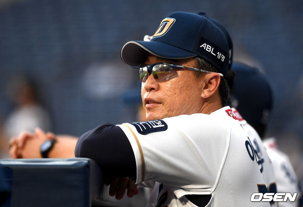 NC 이동욱 감독이 경기를 주시하고 있다. / dreamer@osen.co.kr
