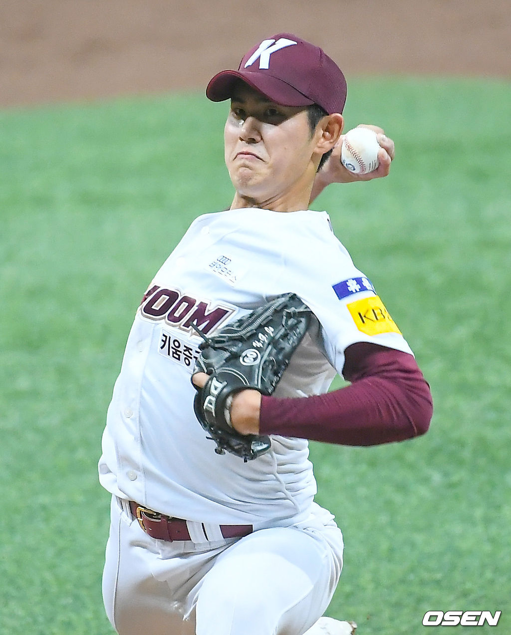 키움 선발투수 조영건이 마운드에 올라 힘차게 공을 뿌리고 있다./ksl0919@osen.co.kr