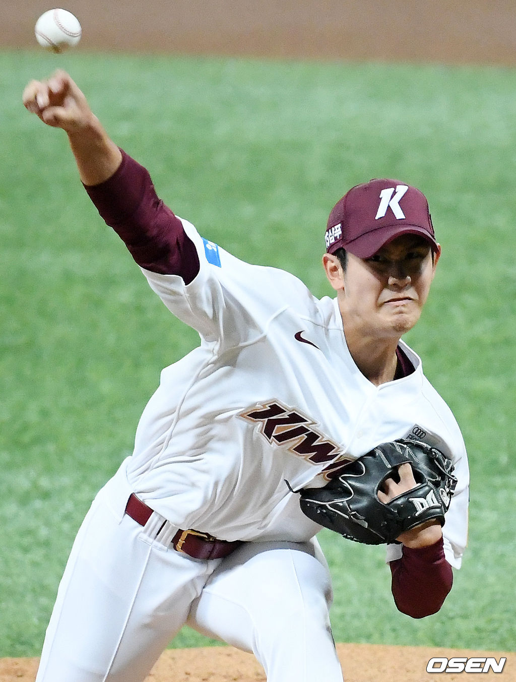 키움 선발 조영건이 마운드 위에서 힘차게 공을 뿌리고 있다. /rumi@osen.co.kr