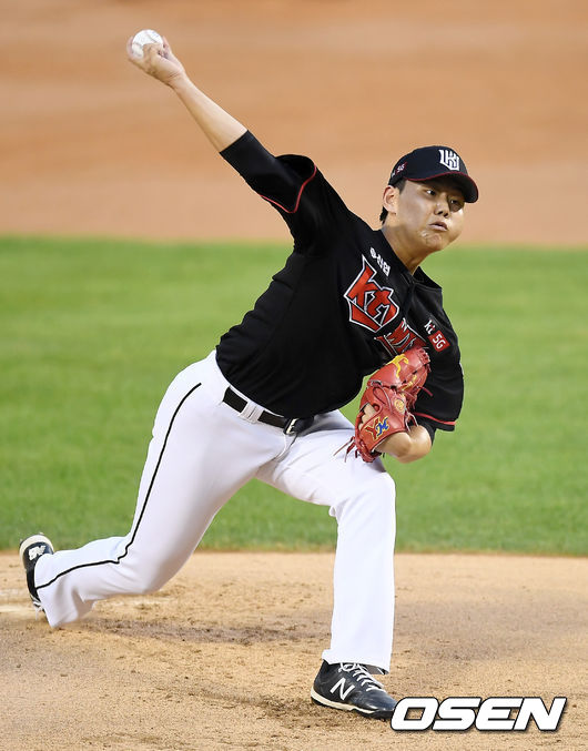 KT 소형준이 역투하고 있다. /youngrae@osen.co.kr