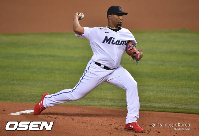[사진] 마이애미 '괴물 신인' 투수 산체스가 3일(한국시간) 토론토전에서 패전을 안았으나 7이닝 2실점 호투를 펼쳤다.ⓒGettyimages(무단전재 및 재배포 금지)