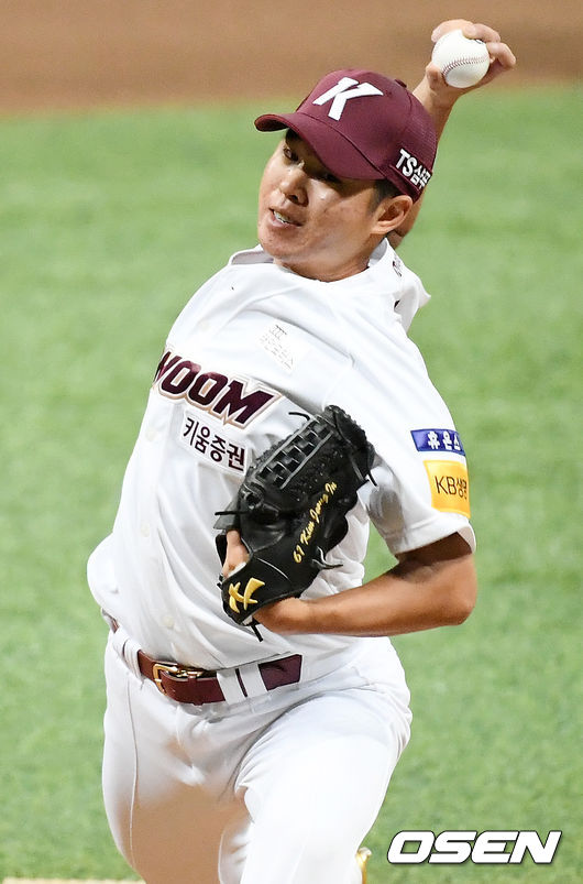9회초 마운드에 오른 키움 김정인이 힘차게 공을 뿌리고 있다./rumi@osen.co.kr