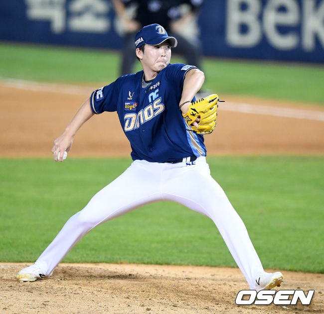 8회말 NC 문경찬이 마운드에 올라 역투하고 있다./jpnews@osen.co.kr