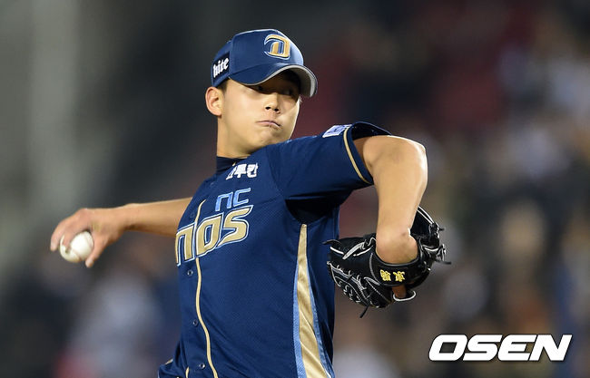 2016년 데뷔 첫 해 투수로 활약한 박준영 모습. 7회말 무사 1,2루에서 NC 박준영이 마운드에 올라 역투하고 있다. /jpnews@osen.co.kr