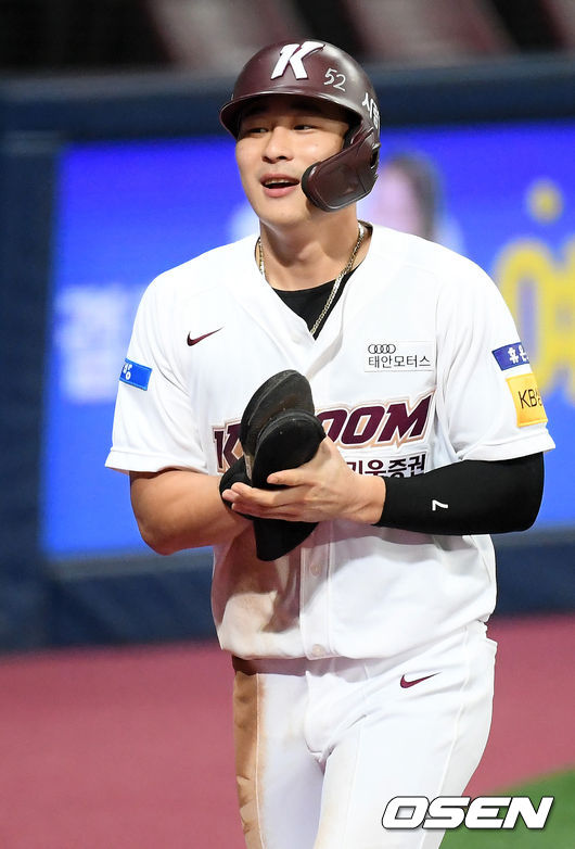 키움 김하성이 박수를 치며 덕아웃으로 들어오고 있다. /rumi@osen.co.kr