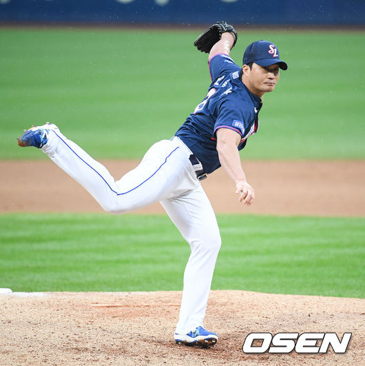 삼성 라이온즈가 더블헤더 1차전을 잡고 3연승을 질주했다. 삼성은 대구라이온즈파크에서 열린 '2020 신한은행 SOL KBO리그' NC 다이노스와의 더블헤더 첫 경기에서 선발 벤 라이블리의 7이닝 무실점 역투와 5회 박해민, 팔카, 이원석의 홈런을 앞세워 5-3으로 승리했다. 9회초 삼성 오승환이 역투하고 있다. / soul1014@osen.co.kr