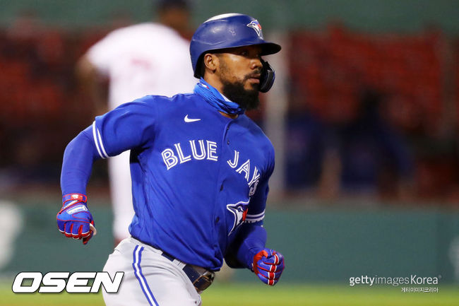 [사진] 토론토의 주축 타자 에르난데스가 부상을 입었다. ⓒGettyimages(무단전재 및 재배포 금지)