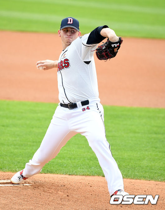 1회초 두산 플렉센이 역투하고 있다. /jpnews@osen.co.kr