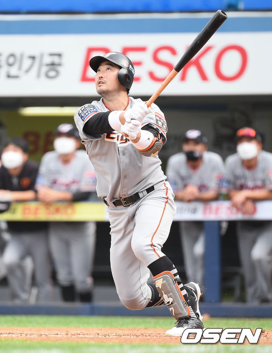 5회초 2사 3루 한화 송광민이 역전 2점 홈런을 날리고 있다./ soul1014@osen.co.kr