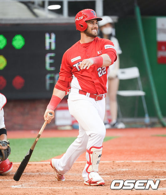 8회초 2사 KIA 터커가 솔로홈런을 날리고 있다. /   soul1014@osen.co.kr