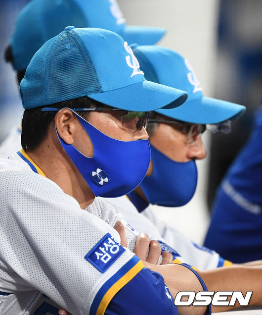 1회초 삼성 허삼영 감독이 경기를 바라보고 있다. /sunday@osen.co.kr