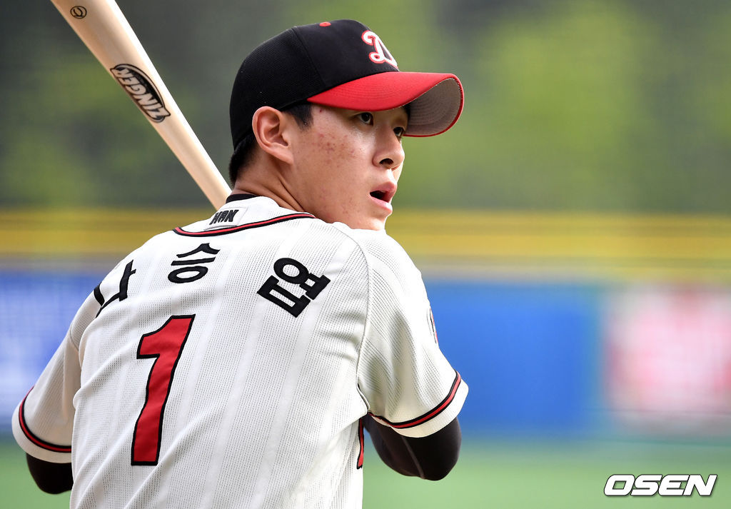 경기 시작을 앞두고 덕수고 나승엽이 타격 연습을 하고 있다. / dreamer@osen.co.kr
