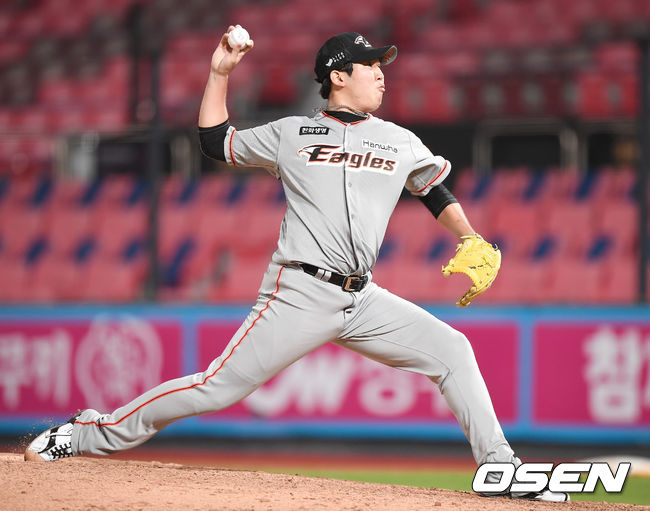 8회말 무사 한화 박상원이 역투하고 있다. /youngrae@osen.co.kr