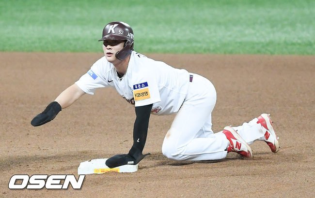 4회말 1사 1루 키움 김웅빈의 타석때 1루 주자 김하성이 도루 성공하고 있다. 김하성은 이 도루로 KBO 51번째 20홈런-20도루 성공했다. 최다 20연속 도루는 KBO 리그 최초.  / soul1014@osen.co.kr