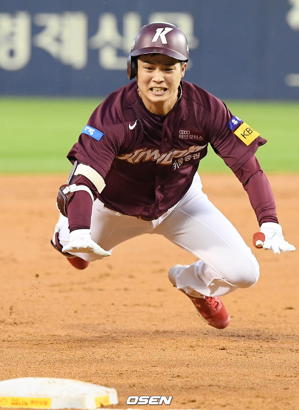 4회초 1사 주자 2루 키움 박준태가 좌중간 1타점 적시타를 날린 후 3루롤 몸을 던지고 있다./ rumi@osen.co.kr
